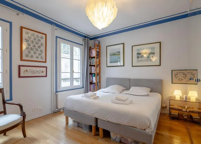 Elegant 2 Bd With Ac Golden Triangle Location * Paris