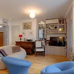 Elegant 2 Bd With Ac Golden Triangle Location *