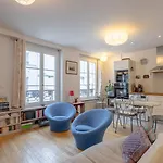 Elegant 2 Bd With Ac Golden Triangle Location Lejlighed *