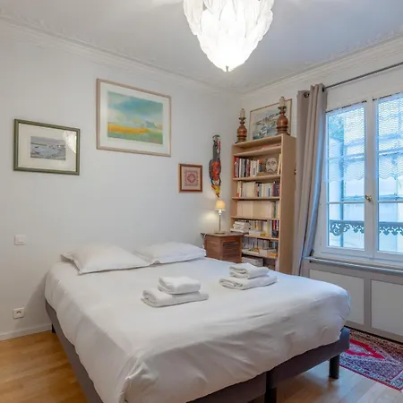Apartman Elegant 2 Bd With Ac Golden Triangle Location *