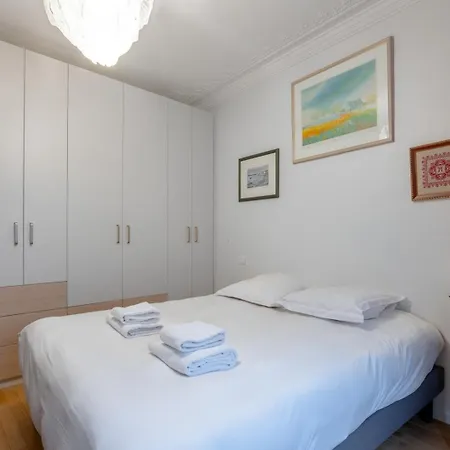 Апартаменты Elegant 2 Bd With Ac Golden Triangle Location Париж