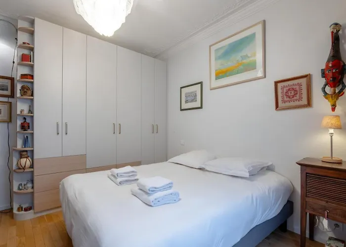 Апартаменты Elegant 2 Bd With Ac Golden Triangle Location Париж