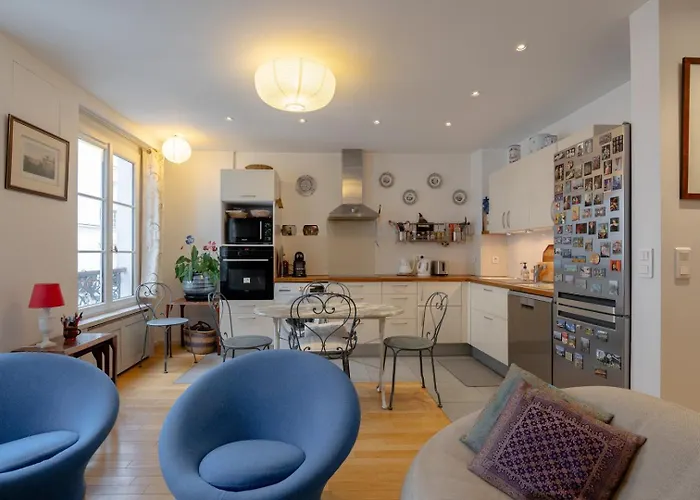 Elegant 2 Bd With Ac Golden Triangle Location Париж